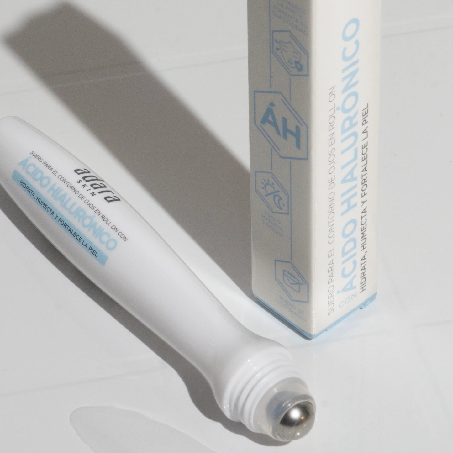 Suero Para El Contorno De Ojos En Roll On Con Ácido Hialuronico