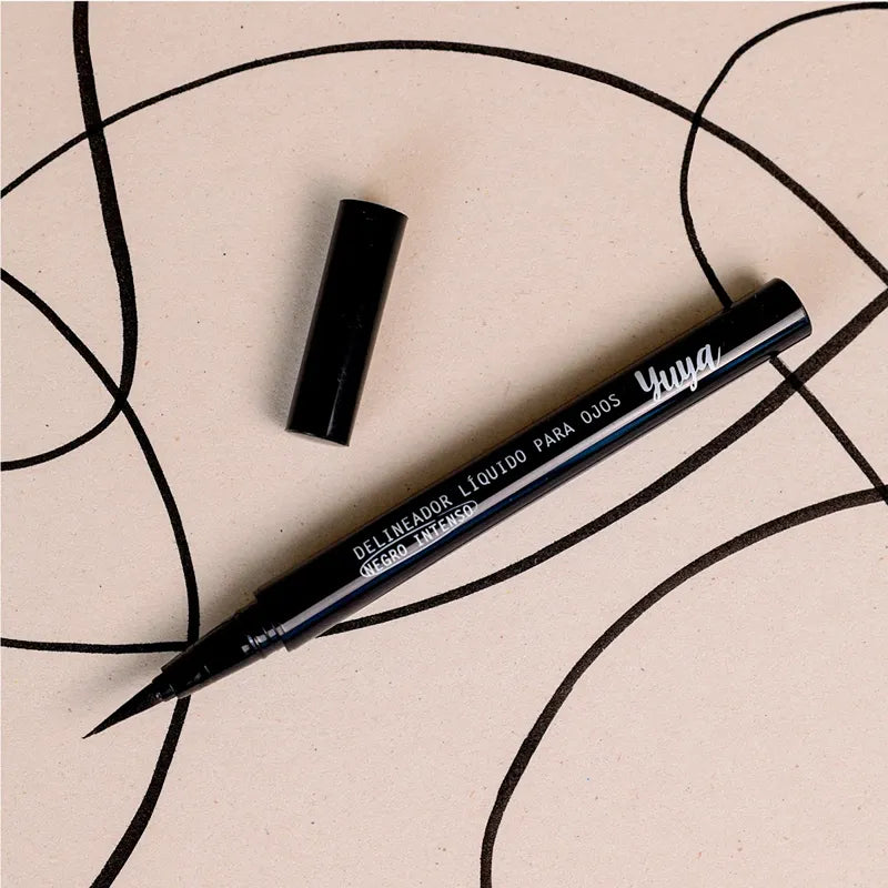Delineador liquido para ojos- Yuya